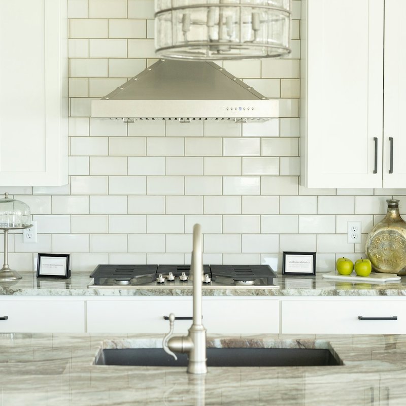 White subway tile backsplash in a modern kitchen